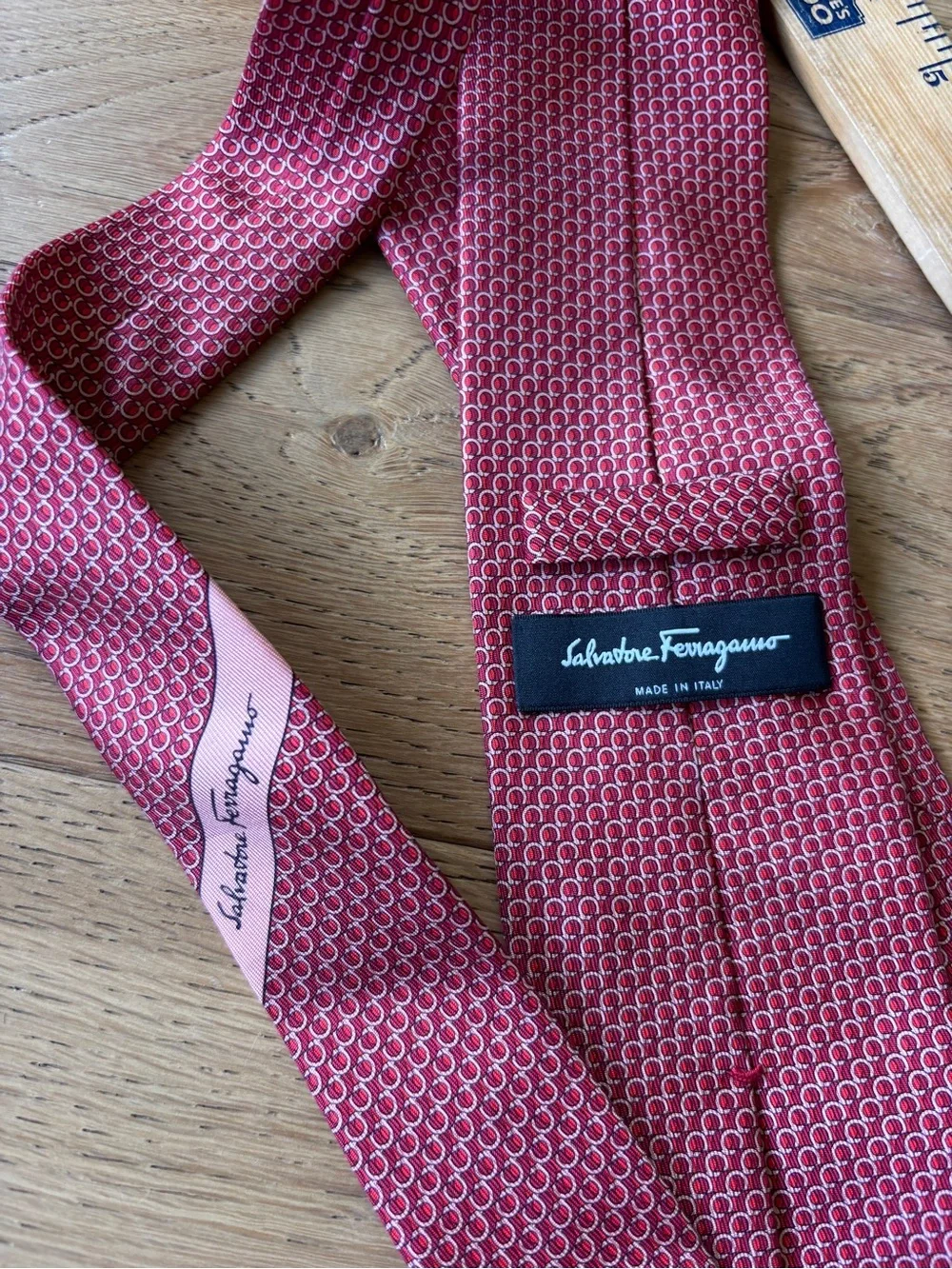 Luxury red red ties salvatore ferragamo, armani, facconable